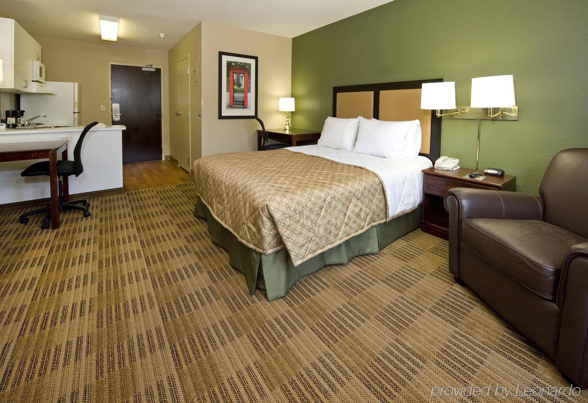 Extended Stay America Suites - Philadelphia - Plymouth Meeting - East Экстерьер фото