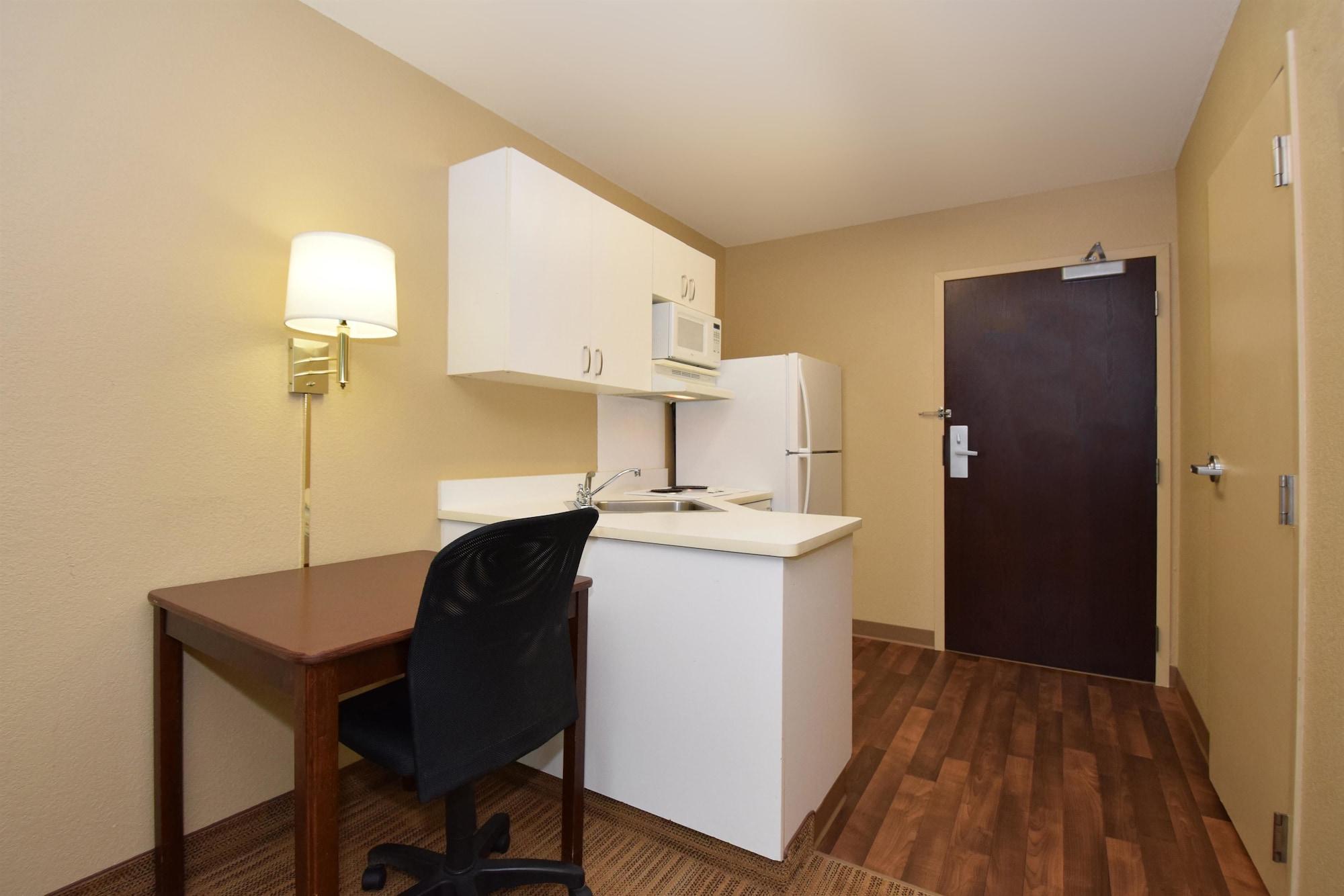 Extended Stay America Suites - Philadelphia - Plymouth Meeting - East Экстерьер фото