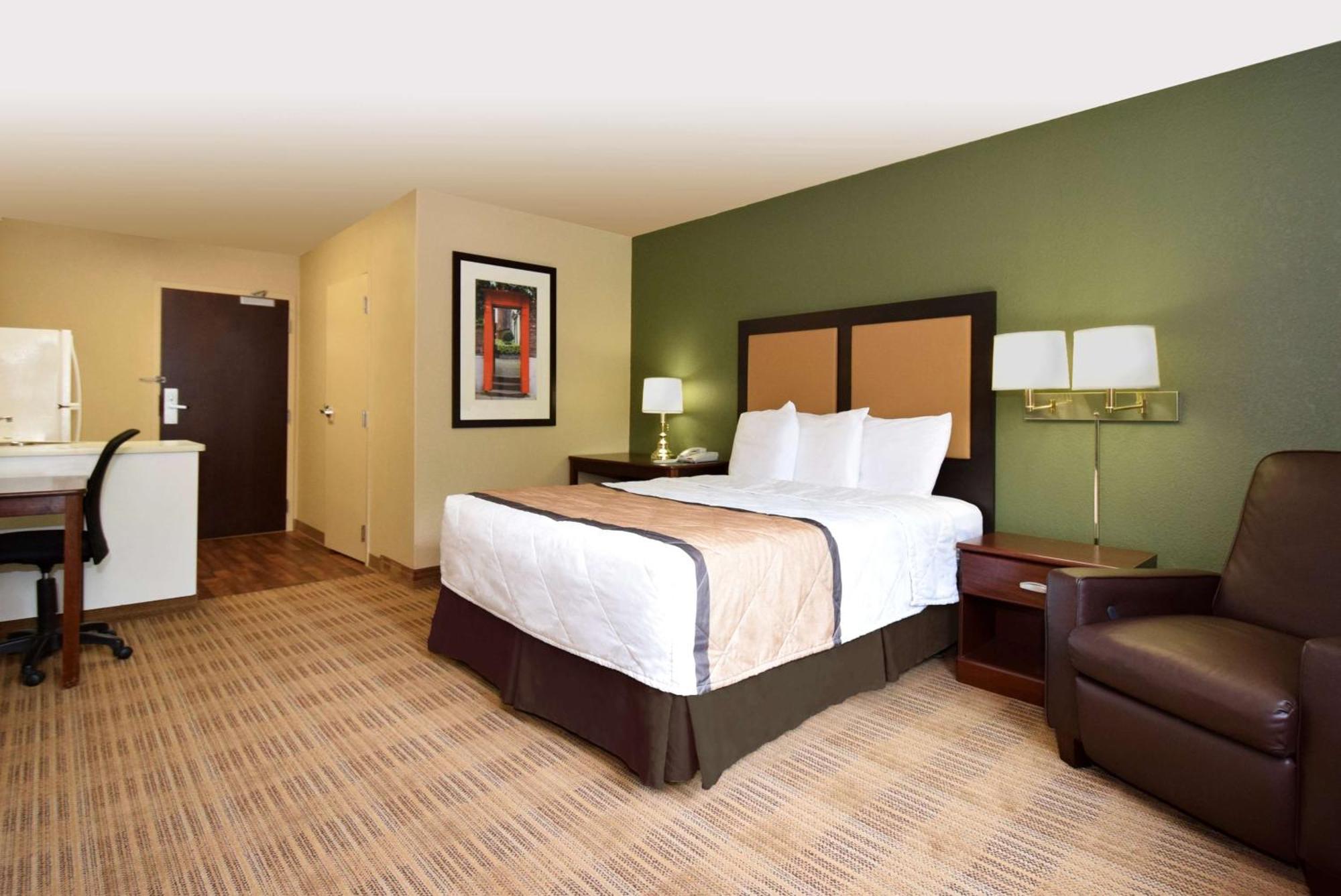Extended Stay America Suites - Philadelphia - Plymouth Meeting - East Экстерьер фото